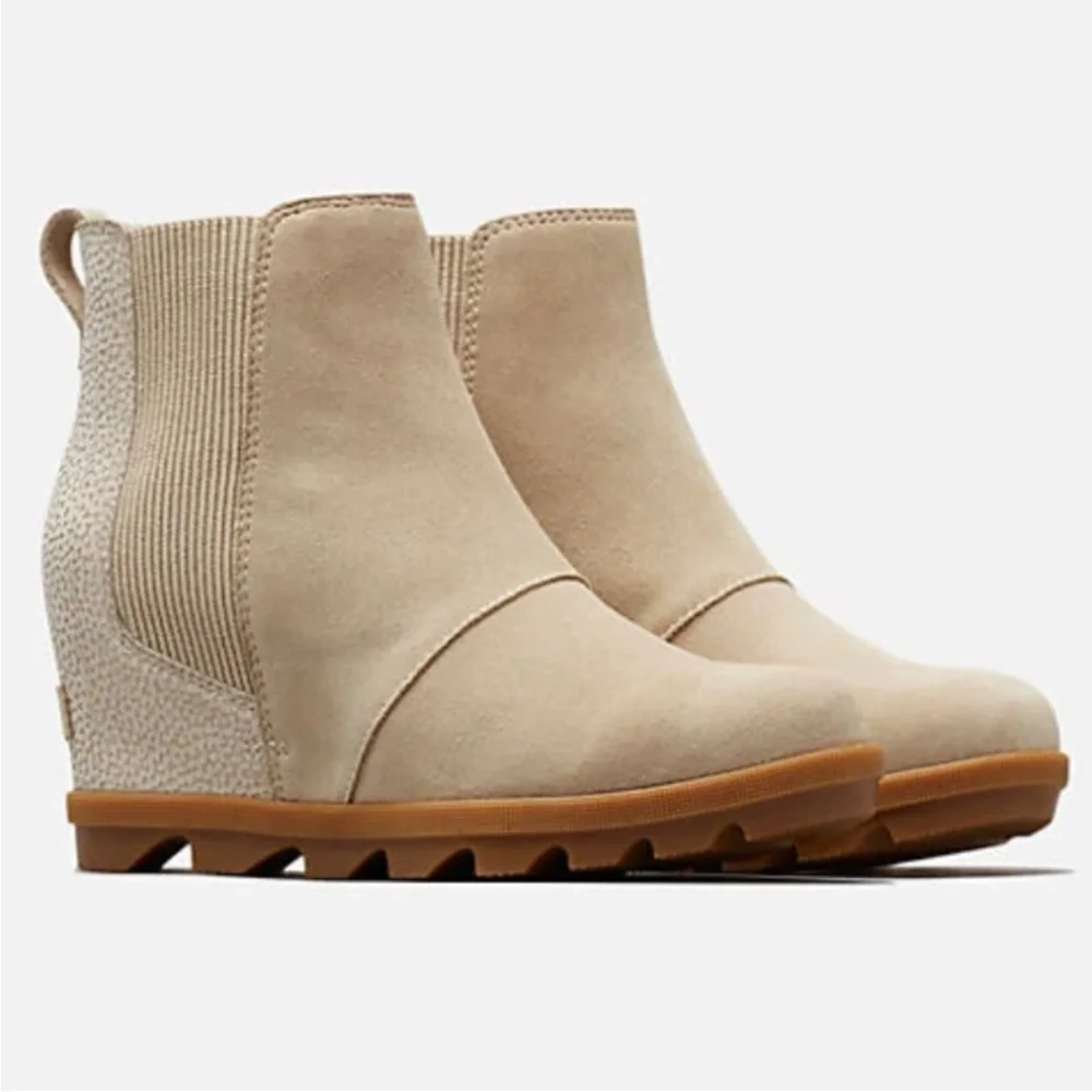 “SOREL” Joan of Arctic Wedge II Chelsea Boots